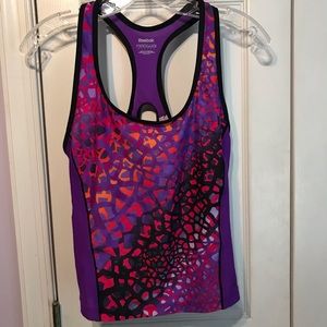 SOLD‼️Reebok Women’s Athletic Tank Top Shelf Bra